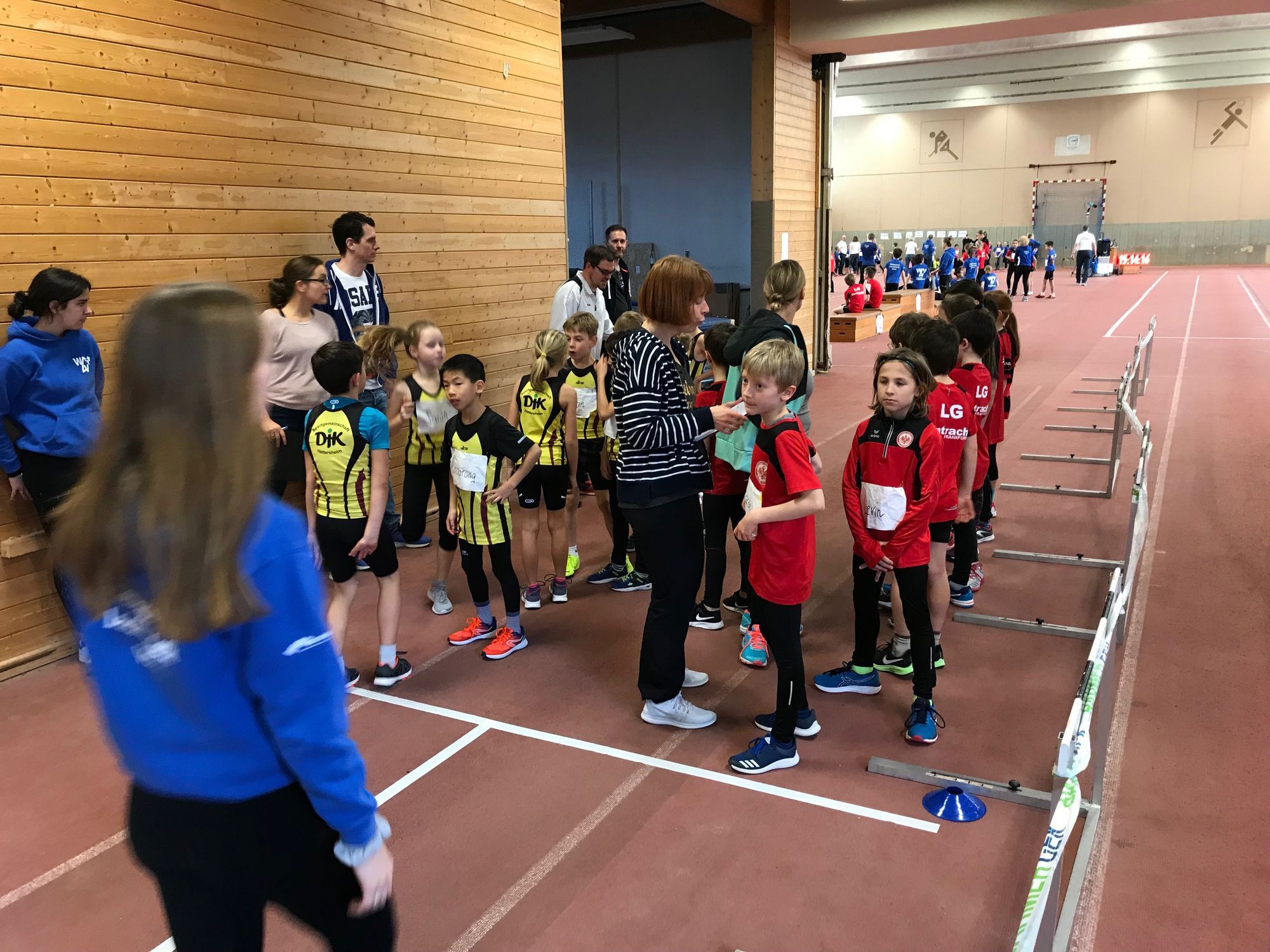 Impressionen vom Kinderleichtathletik-Teamwettbewerb der U10 und U12 am 10.03.19