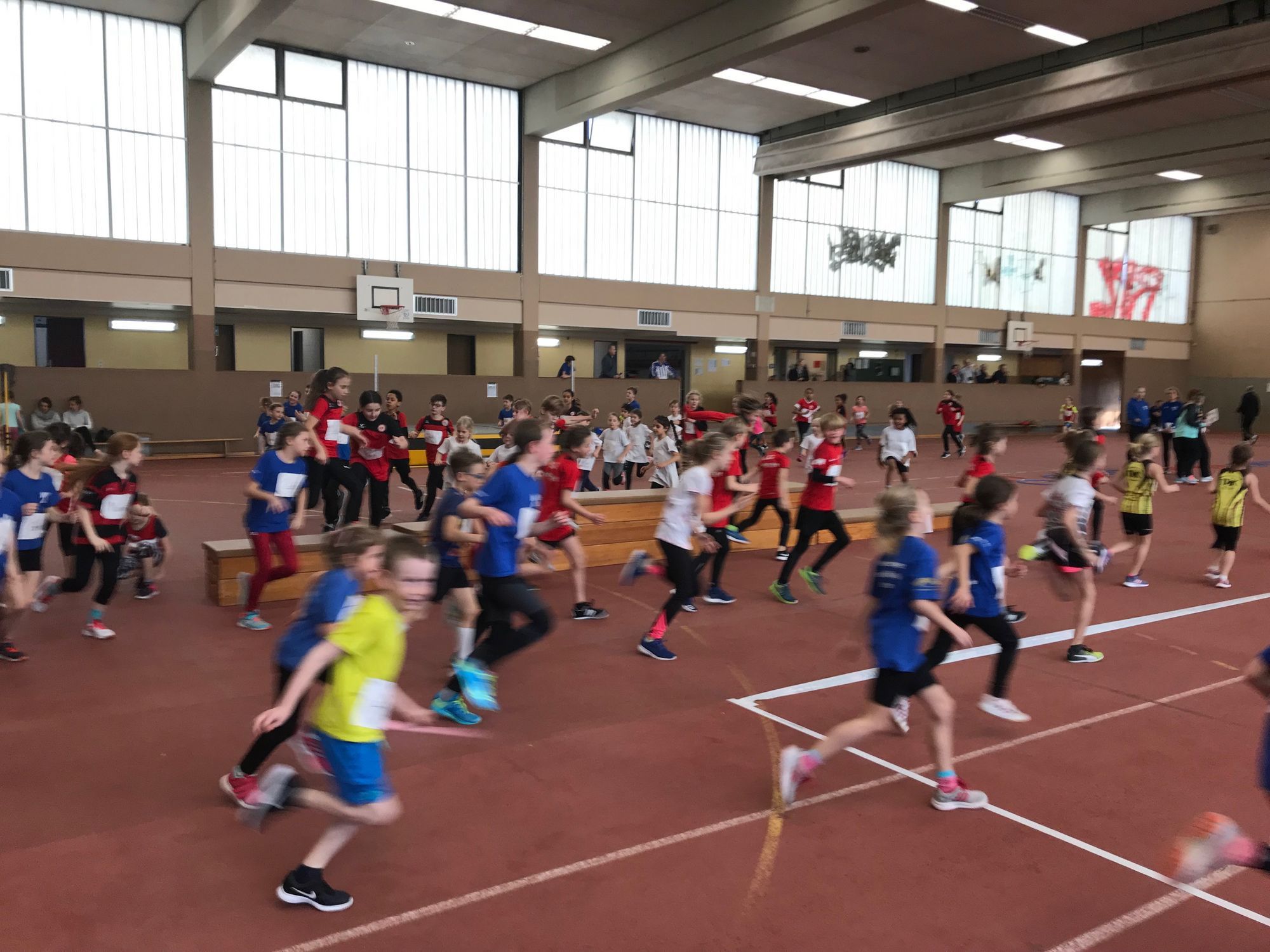 Impressionen vom Kinderleichtathletik-Teamwettbewerb der U10 und U12 am 10.03.19