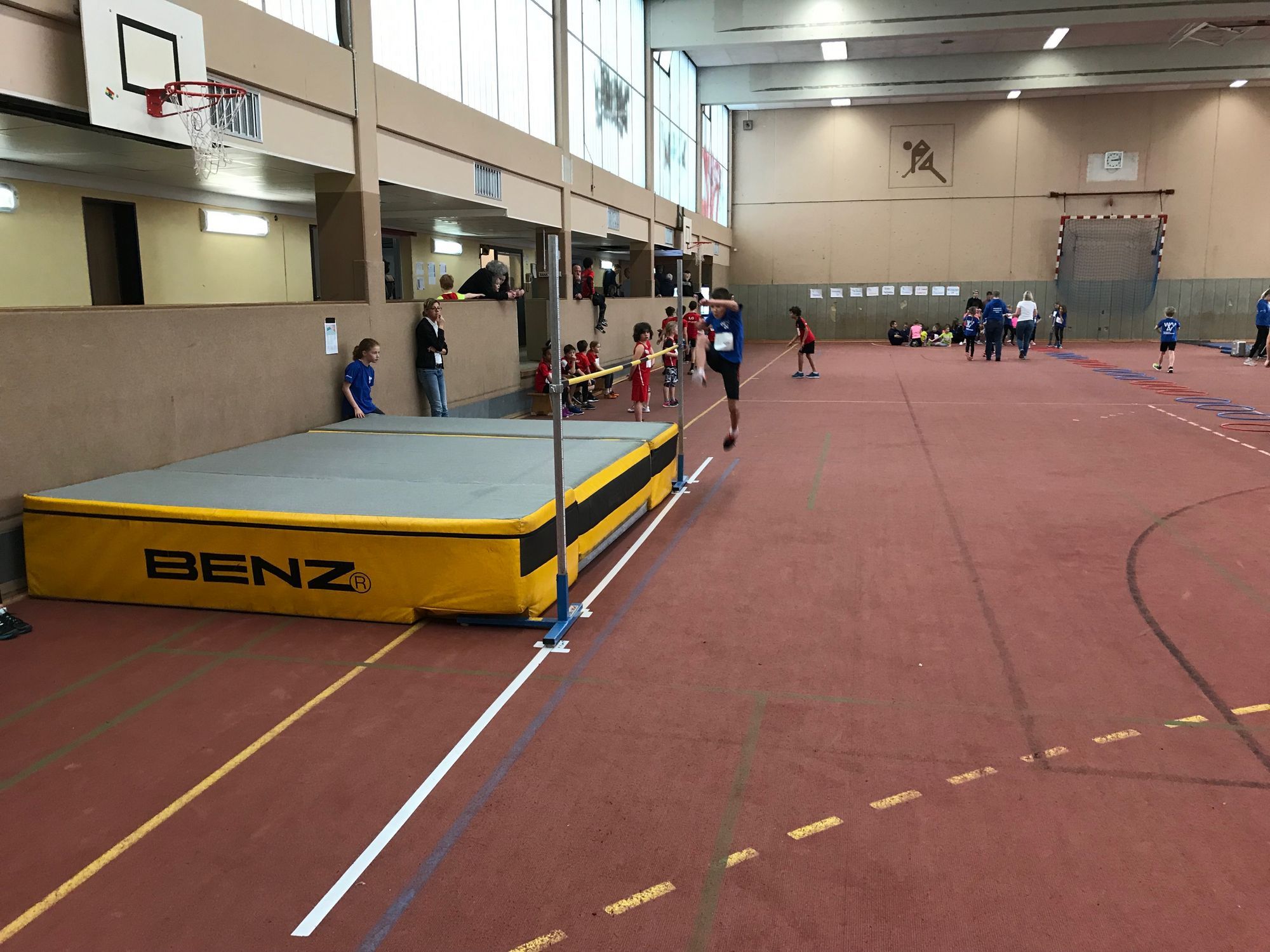 Impressionen vom Kinderleichtathletik-Teamwettbewerb der U10 und U12 am 10.03.19